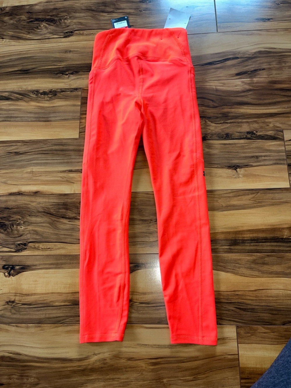 NWT Under Armour Coral Compression Ankle Crop Leggings - Picture 5 of 5